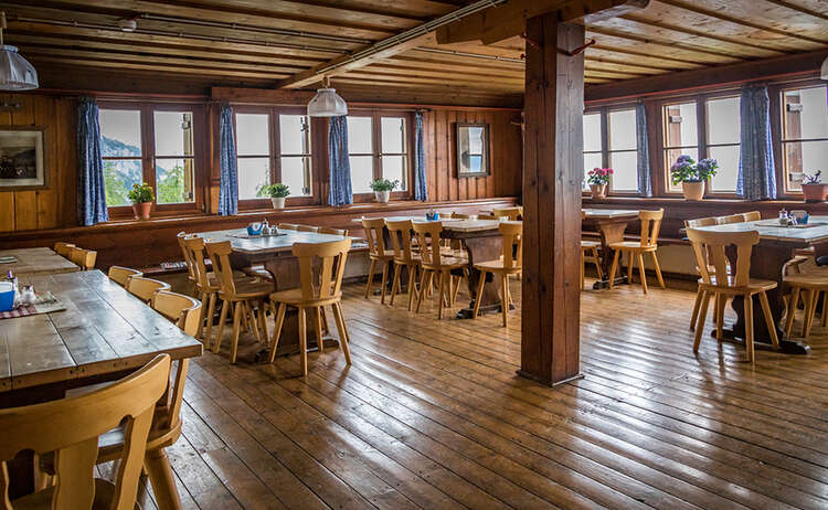 Die Gaststube des Purtschellerhauses