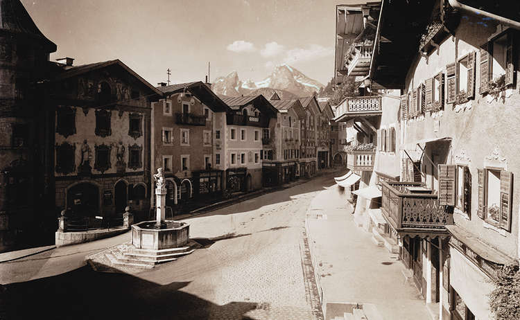 Marktplatz in Berchtesgaden, um 1900.